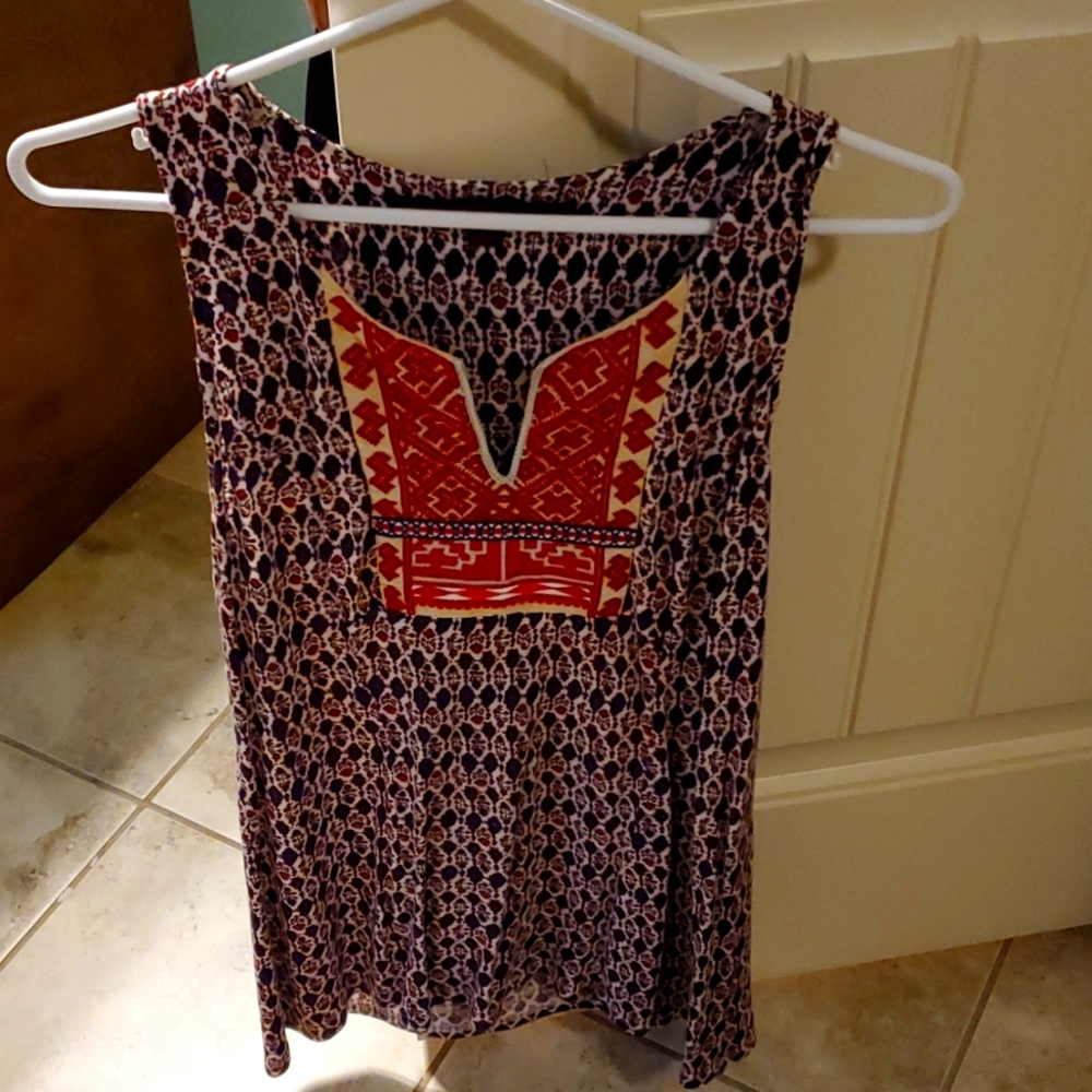A Common thread colorful top